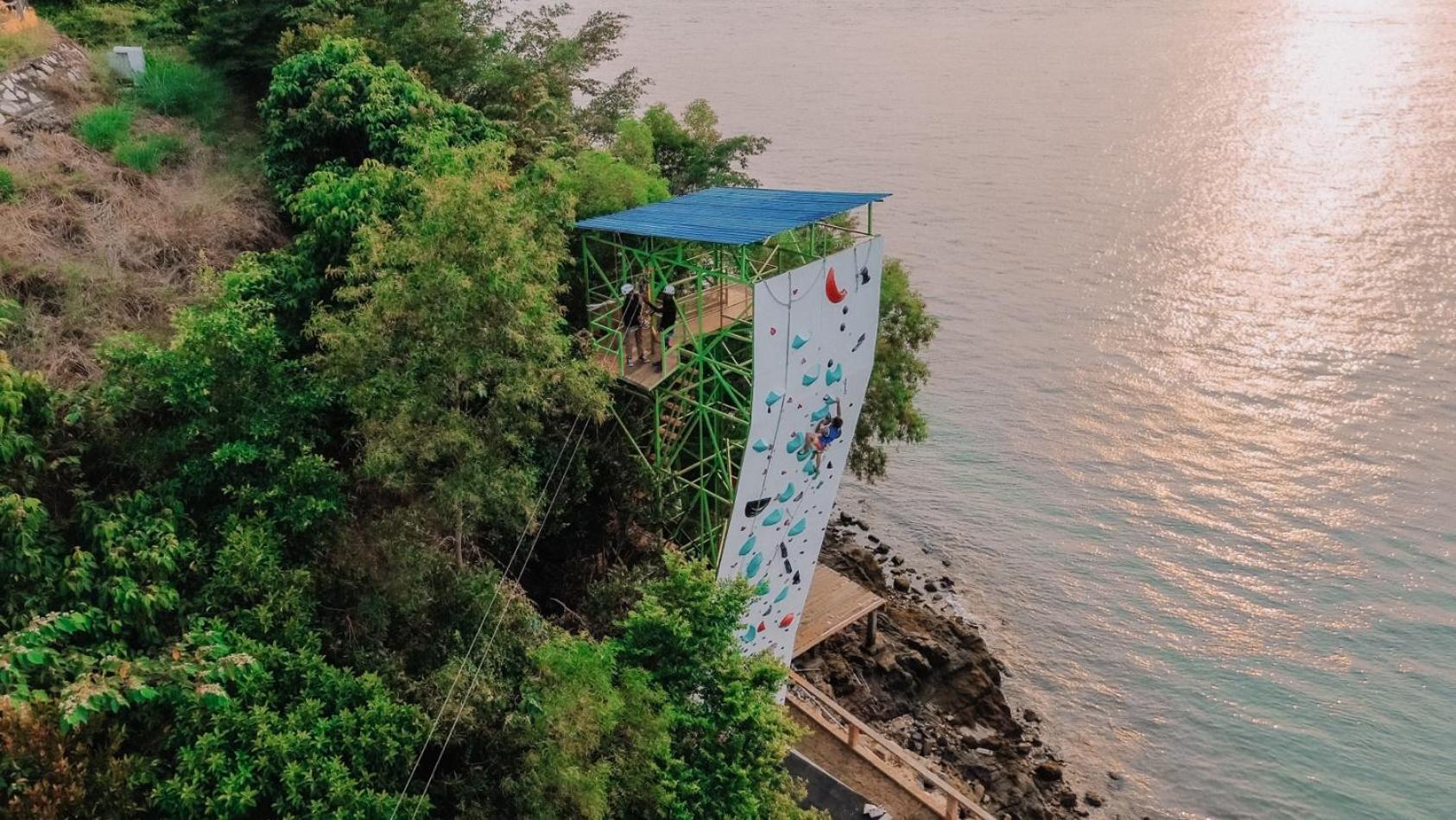 Ktm Resort Batam Sekupang Exterior foto
